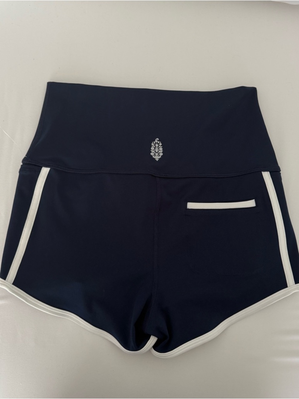 FREE PEOPLE FP movement Island Times shorts in Navy combo Size Medium - Picture 5 of 9